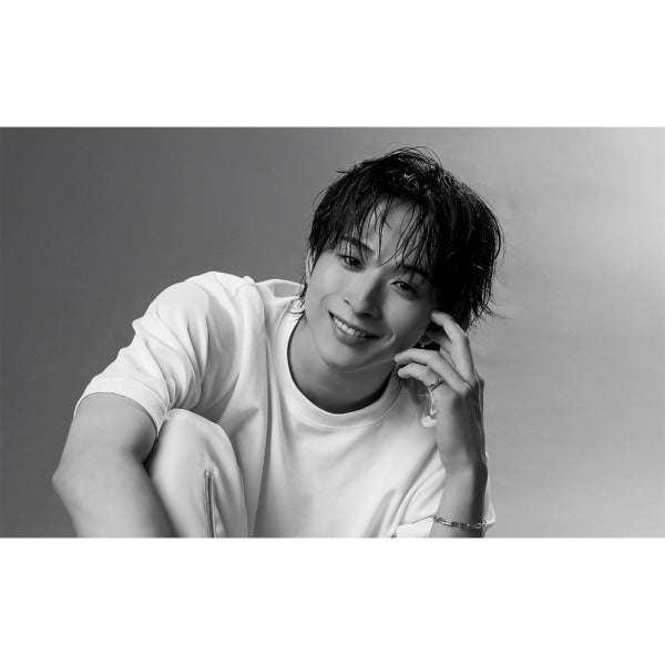 【11/9(日)東京撮影会抽選付】澤本夏輝 1st フォトエッセイ｢きらきらじゃない、僕の輝き方｣