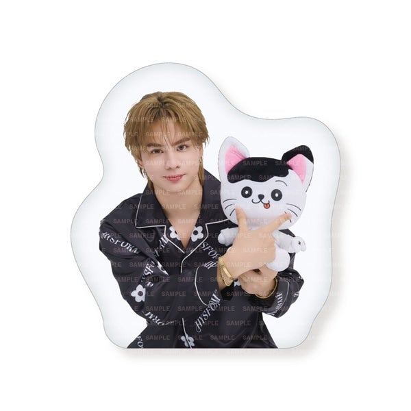 BALLISTIK BOYZ 2026 カレンダー ダイカットクッション 詳細画像